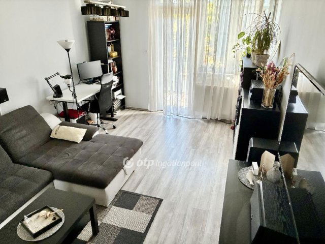 Eladó téglalakás, Budapesten, IX. kerületben 78.9 M Ft, 2 szobás