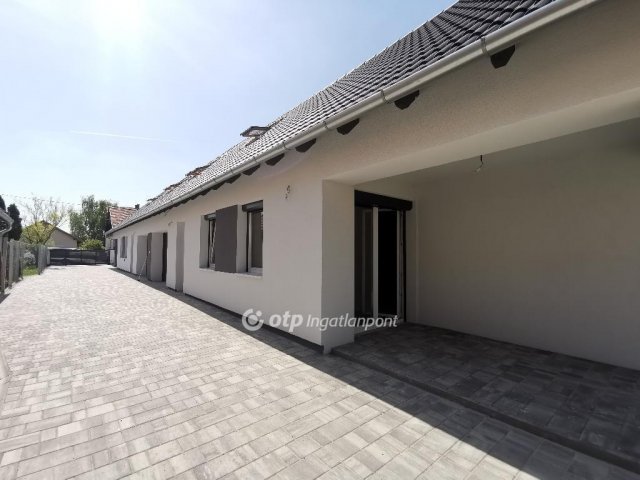 Eladó ikerház, Ráckevén 88 M Ft, 3+1 szobás