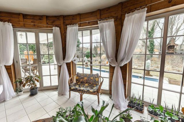 Eladó családi ház, Szadán 350 M Ft, 8 szobás