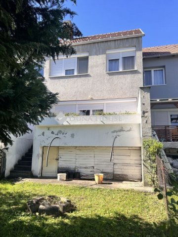Eladó téglalakás, Zircen, Erdőalja utcában 63 M Ft, 4 szobás