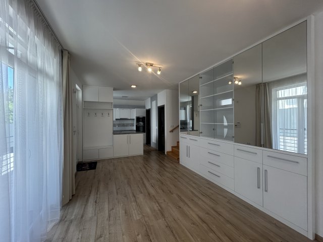 Eladó téglalakás, Budapesten, III. kerületben 225 M Ft, 4 szobás