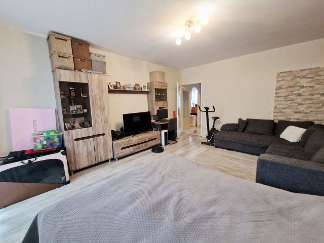 Eladó panellakás, Budapesten, XXI. kerületben, Völgy utcában