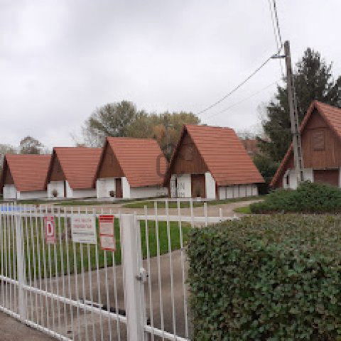 Eladó hotel, Faddon 164.5 M Ft / költözzbe.hu