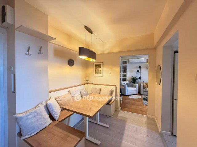 Eladó panellakás, Budapesten, III. kerületben 75 M Ft, 2 szobás