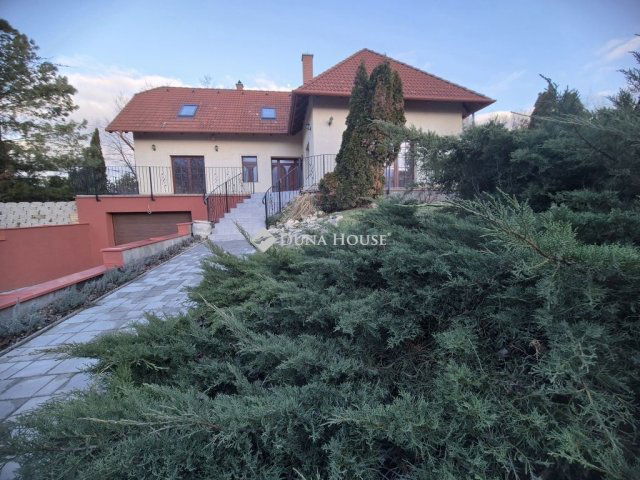 Eladó családi ház, Ürömön 229 M Ft, 5 szobás