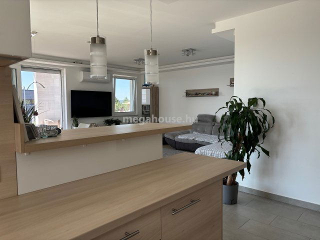 Eladó téglalakás, Budapesten, XI. kerületben 260 M Ft, 4 szobás