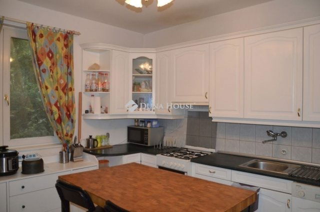 Eladó családi ház, Budapesten, II. kerületben 267.72 M Ft