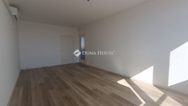 Eladó panellakás, Kecskeméten 45.9 M Ft, 2 szobás