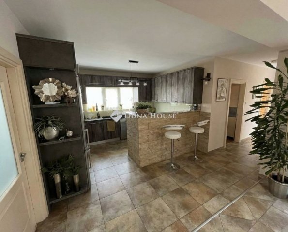 Eladó családi ház, Kecskeméten 167 M Ft, 3 szobás