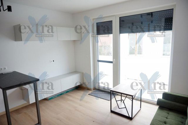 Kiadó téglalakás, albérlet, Szegeden 210 E Ft / hó, 2 szobás