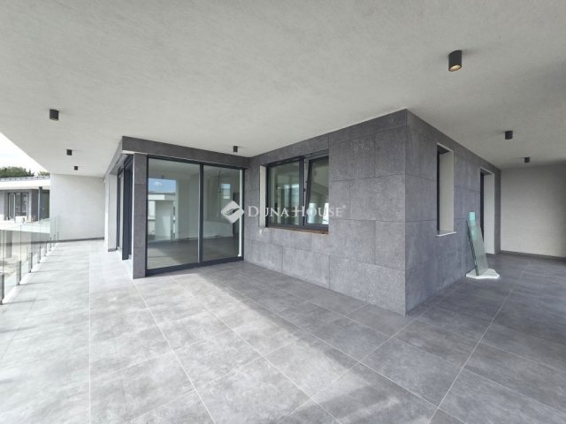 Eladó téglalakás, Törökbálinton 172.99 M Ft, 4 szobás