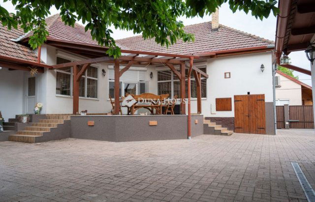 Eladó családi ház, Ceglédbercelen 109.9 M Ft, 3 szobás