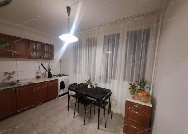 Eladó téglalakás, Kecskeméten 49.9 M Ft, 2 szobás