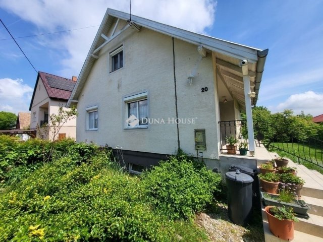 Eladó családi ház, Úrhidán 109 M Ft, 5 szobás