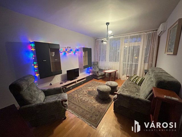 Kiadó panellakás, albérlet, Debrecenben 250 E Ft / hó, 3 szobás