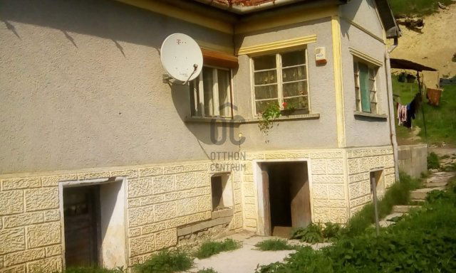 Eladó családi ház, Domaházán 4 M Ft, 2 szobás