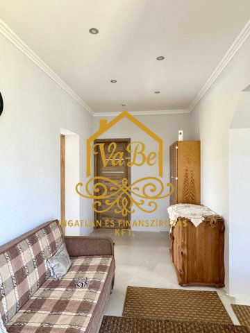 Eladó családi ház, Váraszón 27.9 M Ft, 4 szobás