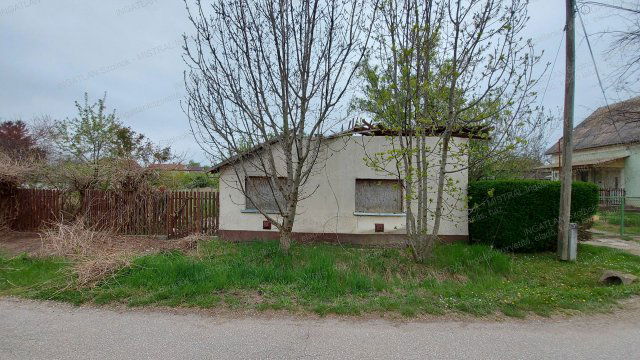 Eladó családi ház, Tiszakürtön 2.6 M Ft / költözzbe.hu