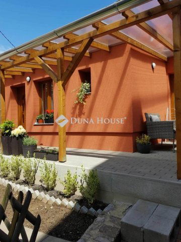 Eladó családi ház, Pécsett, Orsolya utcában 74.9 M Ft, 3 szobás
