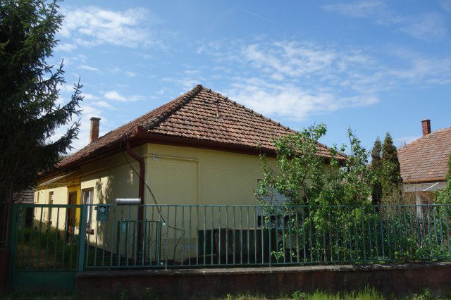 Eladó családi ház, Isaszegen 34.9 M Ft, 3 szobás