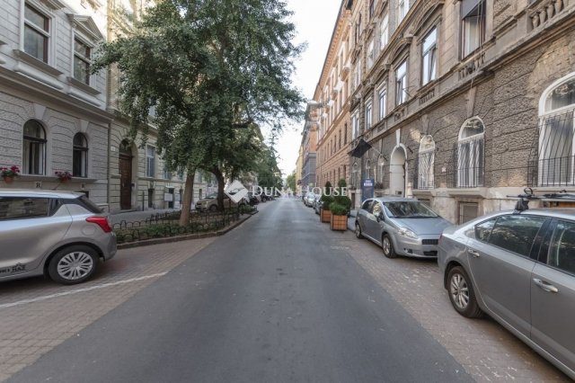 Eladó iroda, Budapesten, VI. kerületben 89 M Ft, 3 szobás