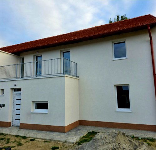Eladó ikerház, Pomázon 129.3 M Ft, 6 szobás