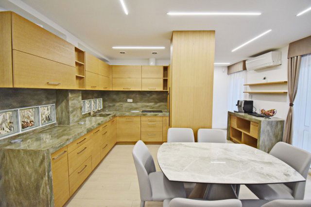 Eladó téglalakás, Debrecenben 129.9 M Ft, 4 szobás