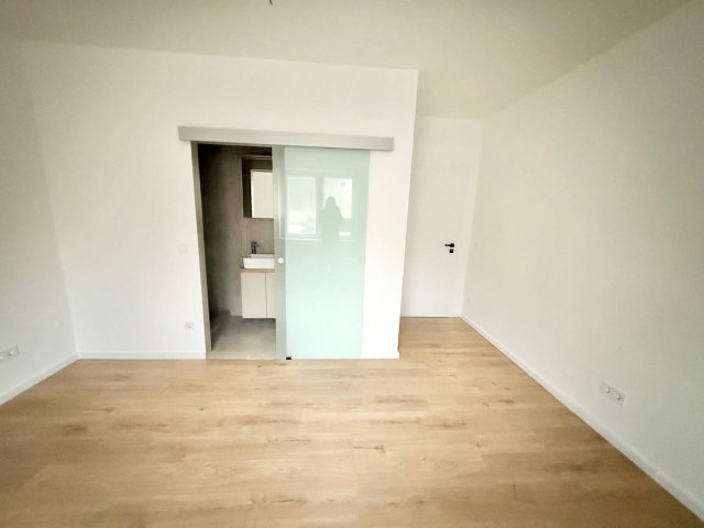 Eladó téglalakás, Pécsett 89.9 M Ft, 4 szobás