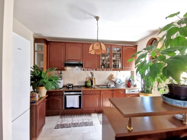 Eladó téglalakás, Budapesten, II. kerületben 134.9 M Ft