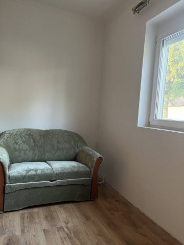 Eladó családi ház, Esztergomban 24.9 M Ft, 1 szobás