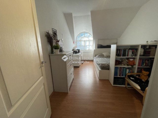 Eladó családi ház, Érden 139.9 M Ft, 1 szobás