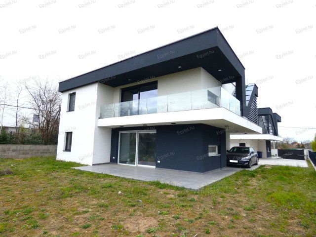Eladó családi ház, Budapesten, XVII. kerületben 97.7 M Ft