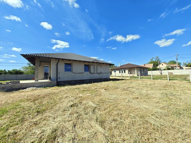 Eladó családi ház, Ráckevén 89.9 M Ft, 5 szobás
