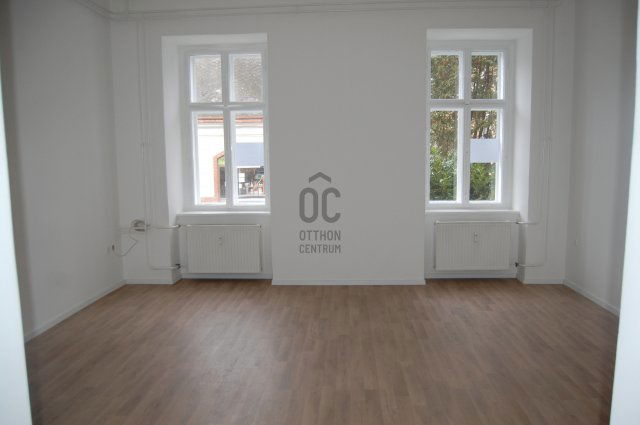 Eladó téglalakás, Kőszegen 74 M Ft, 3 szobás