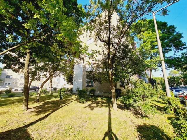 Eladó panellakás, Békéscsabán, Tulipán utcában 39.99 M Ft