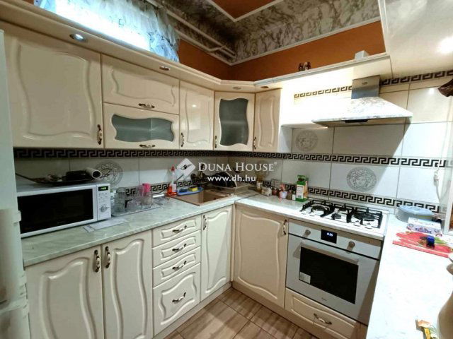 Eladó családi ház, Kiskunmajsán 30 M Ft, 5 szobás