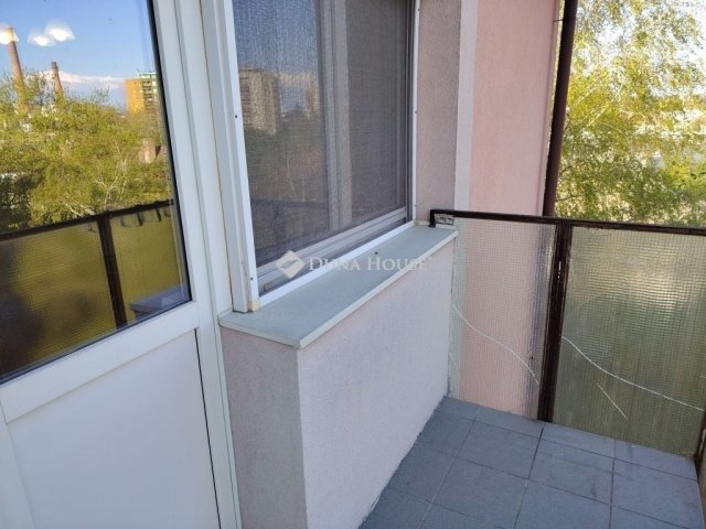Eladó téglalakás, Székesfehérvárott 61.5 M Ft, 2 szobás