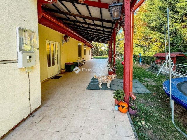 Eladó családi ház, Zamárdiban 119.9 M Ft, 4 szobás