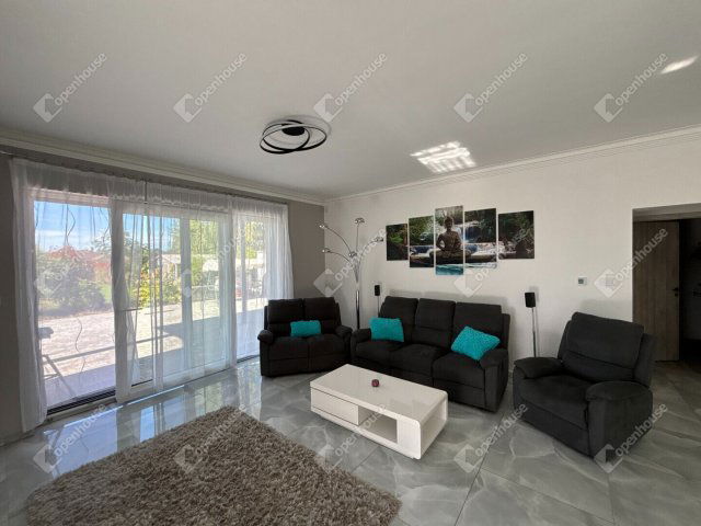 Kiadó családi ház, albérlet, Győrzámolyon 550 E Ft / hó