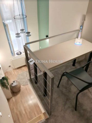 Eladó téglalakás, Budapesten, VI. kerületben 89.9 M Ft, 4 szobás