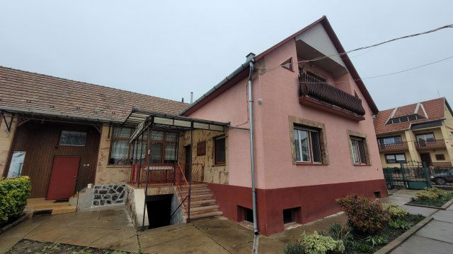 Eladó családi ház, Ikladon 62.9 M Ft, 5 szobás