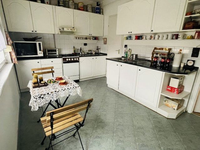 Eladó téglalakás, Szolnokon 44.9 M Ft, 4 szobás