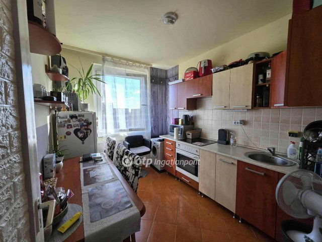 Eladó panellakás, Debrecenben 54.9 M Ft, 1+1 szobás