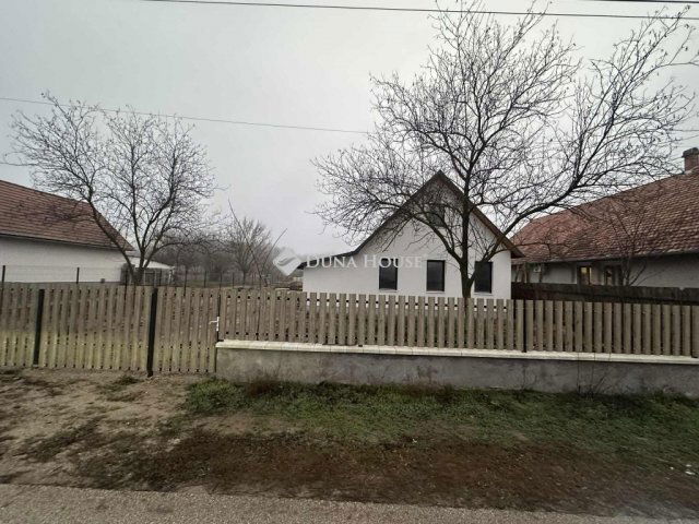 Eladó családi ház, Hernádon 48 M Ft, 4 szobás
