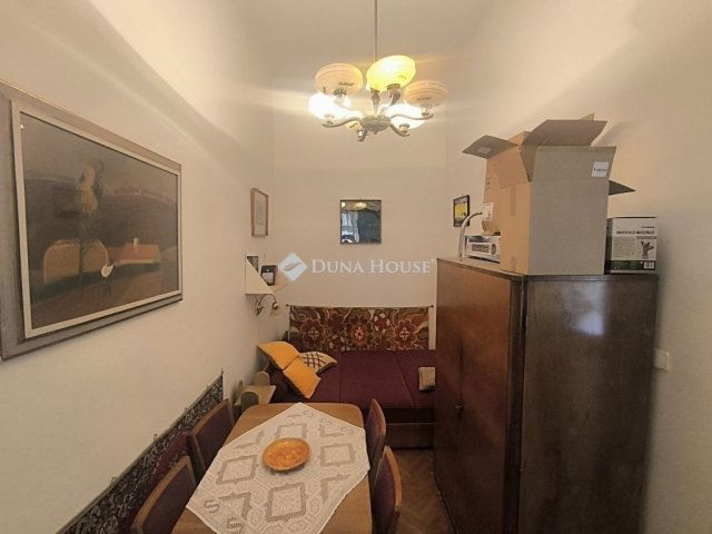 Eladó téglalakás, Kecskeméten 42 M Ft, 2 szobás