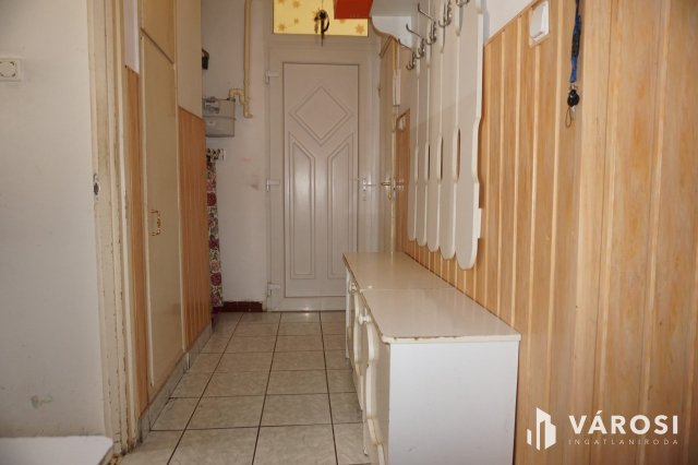 Eladó téglalakás, Gyulán 23 M Ft, 3 szobás