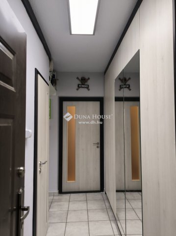 Eladó panellakás, Szentendrén 81.9 M Ft, 2 szobás