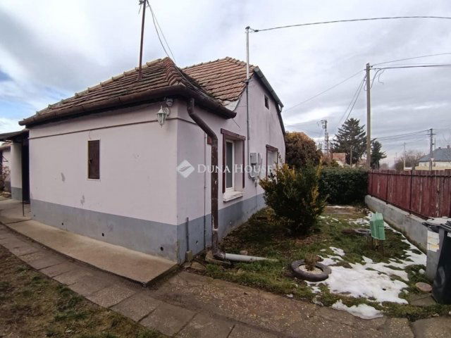 Eladó családi ház, Csépen 25.5 M Ft, 2 szobás