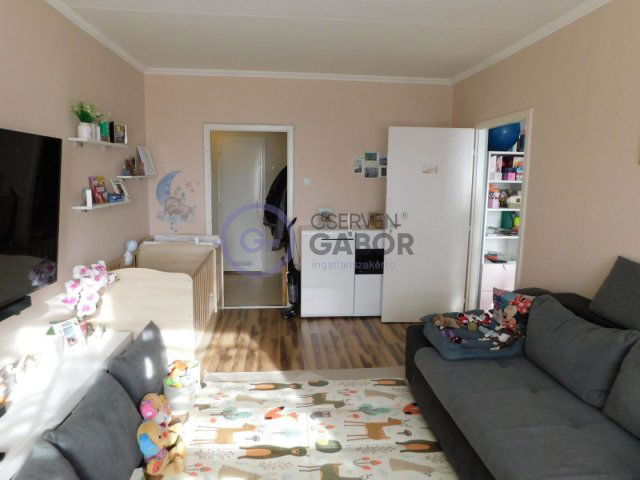 Eladó panellakás, Debrecenben 64.5 M Ft, 3 szobás