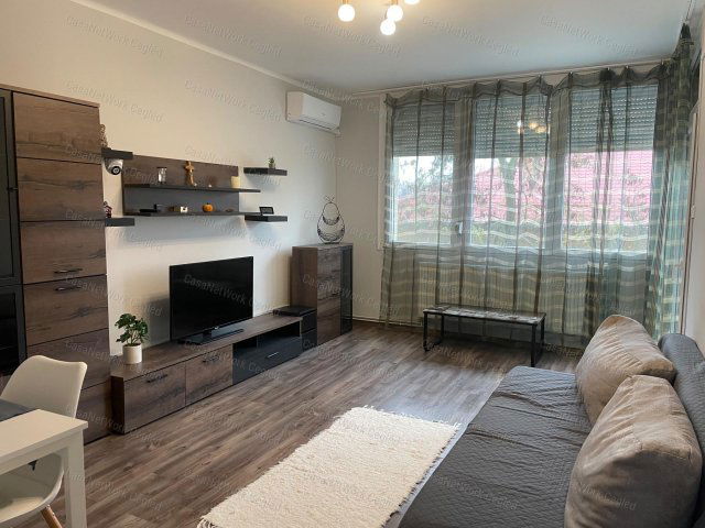 Eladó téglalakás, Szolnokon 49.9 M Ft, 3 szobás